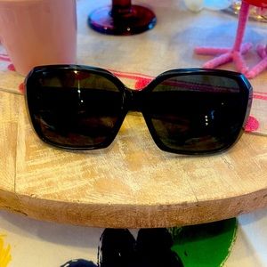 GUC Burberry sunglasses no scratches...just took out prescription